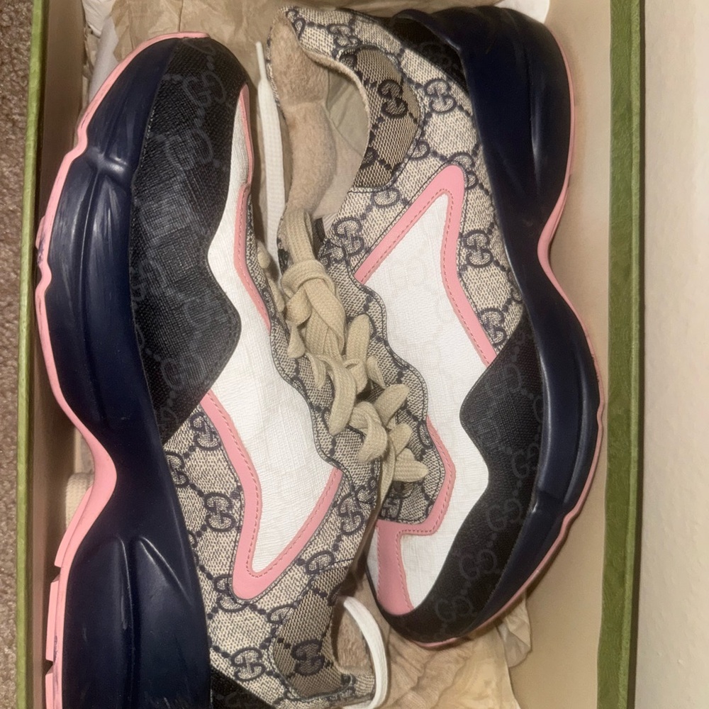 Gucci Pink and White Lace-Up Sneakers - Picture 3 of 7